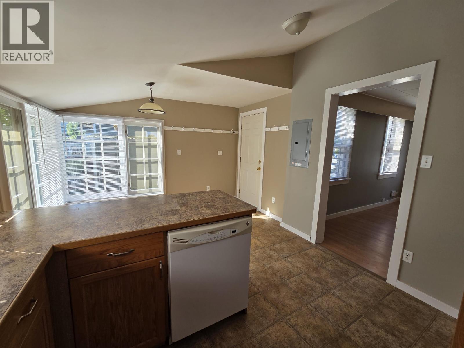 2506 Pear Street Property Photo 4