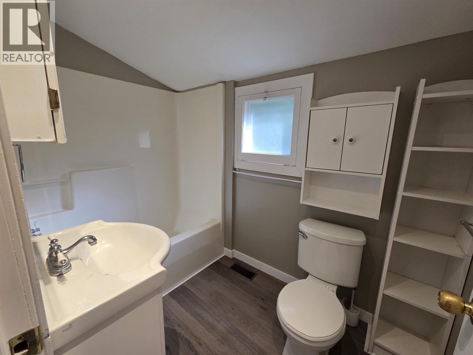 2506 Pear Street Property Photo 11