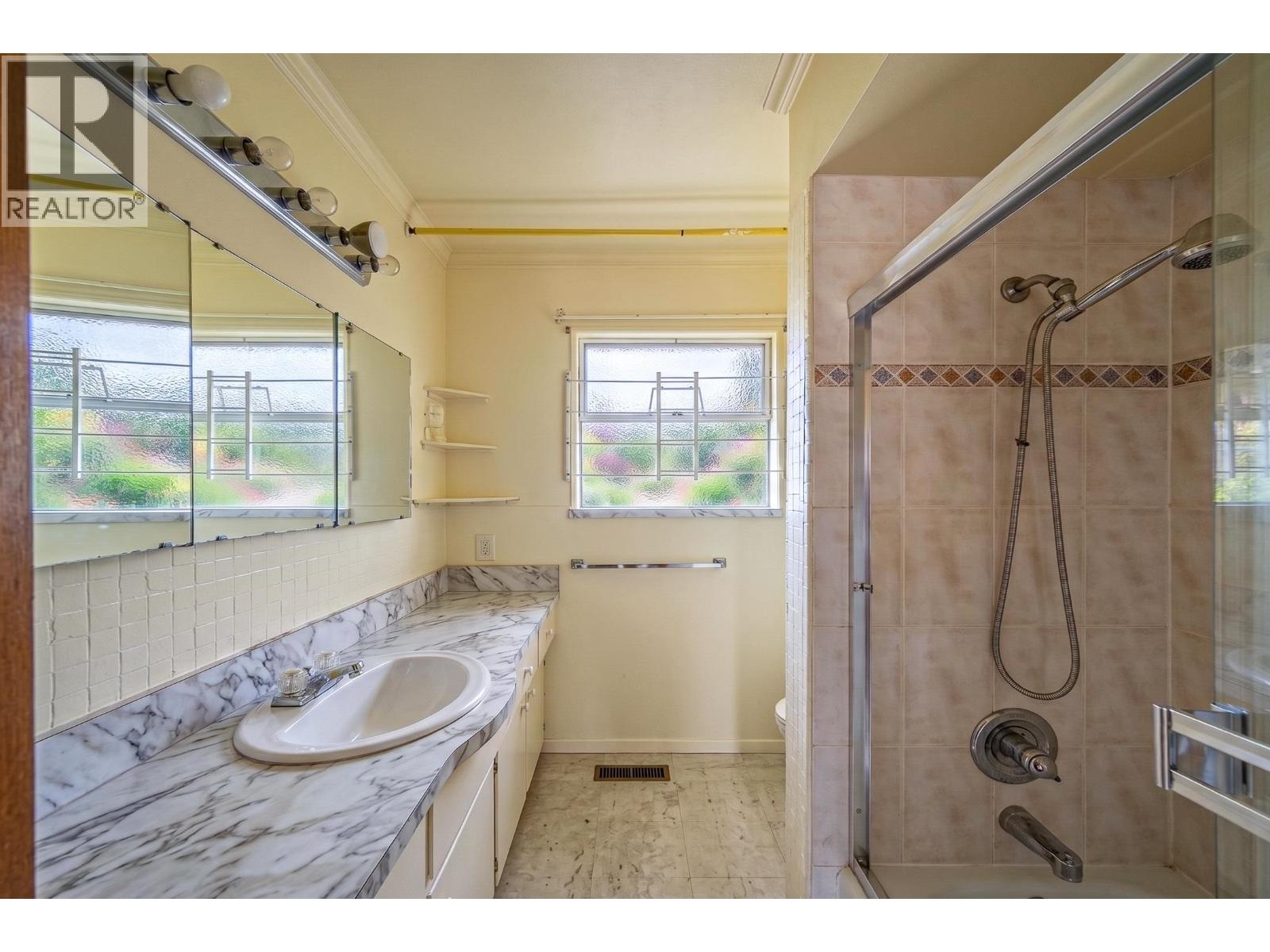 10671 Aintree Crescent Property Photo 13