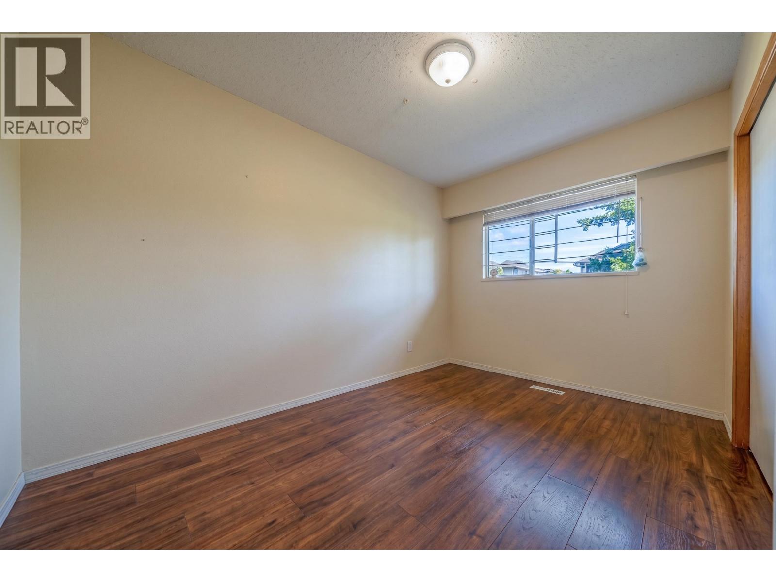 10671 Aintree Crescent Property Photo 15