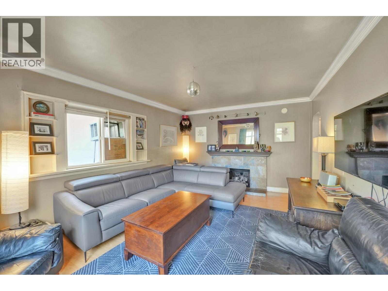 2150 NANAIMO STREET Property Photo 1
