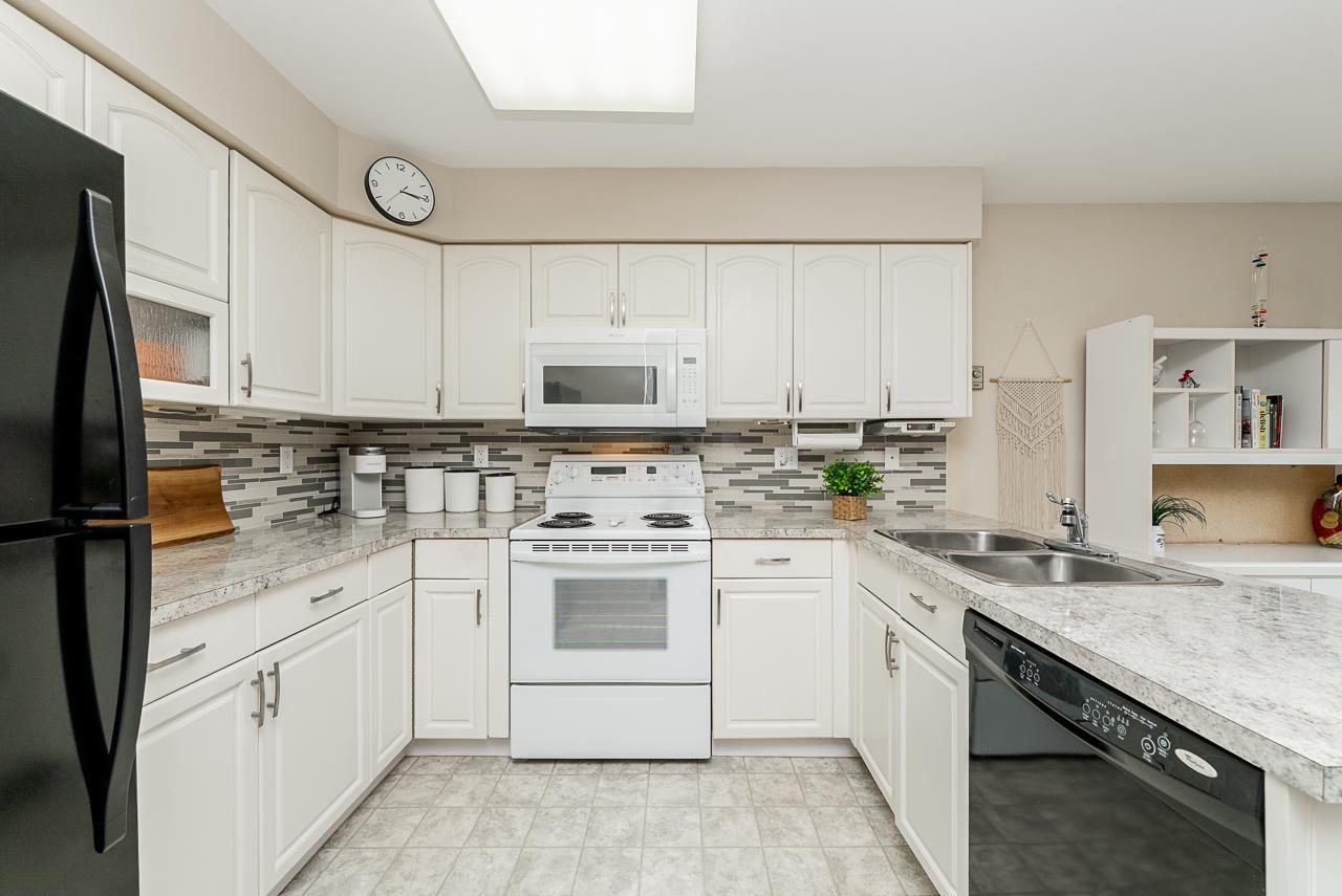 4 9727 152b Street Property Photo 15