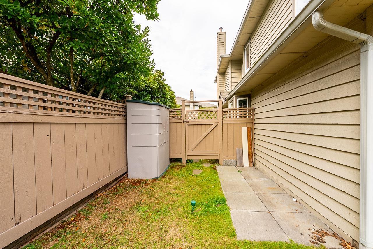 4 9727 152b Street Property Photo 35