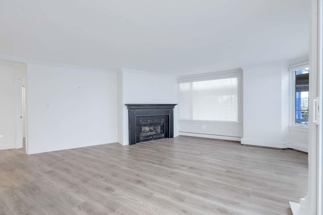 309 15111 Russell Avenue Property Photo 7