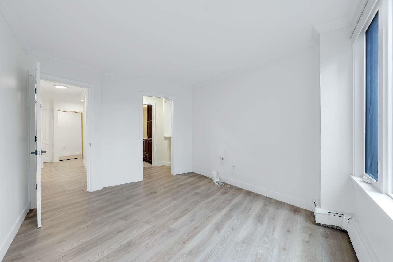 309 15111 Russell Avenue Property Photo 19
