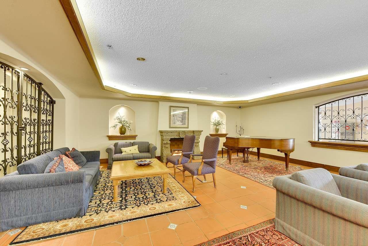 309 15111 Russell Avenue Property Photo 37