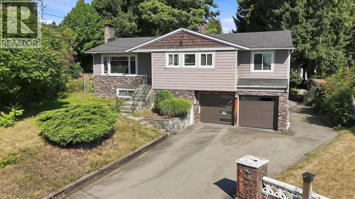 1617 Stella Place Property Photo 1