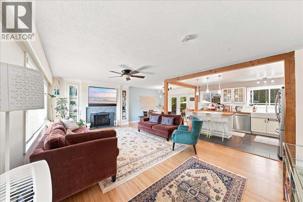 1617 Stella Place Property Photo 2