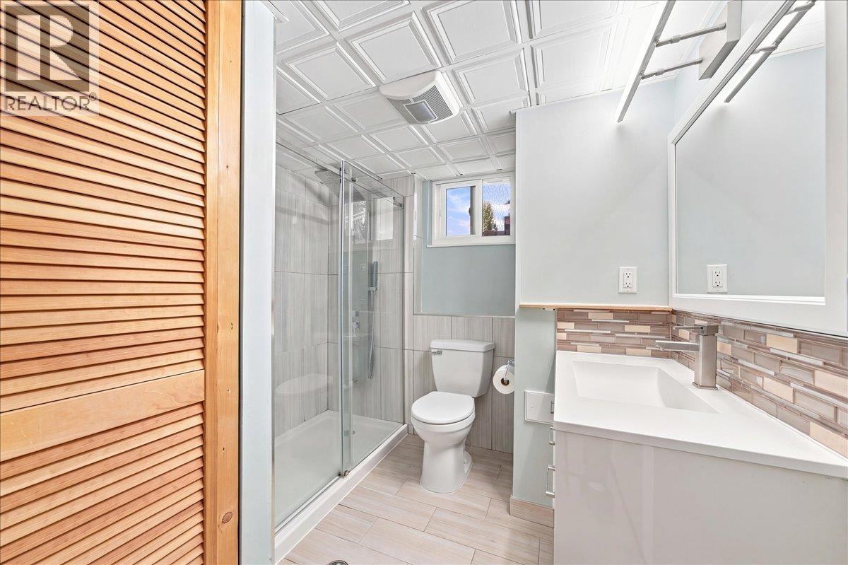1617 Stella Place Property Photo 8
