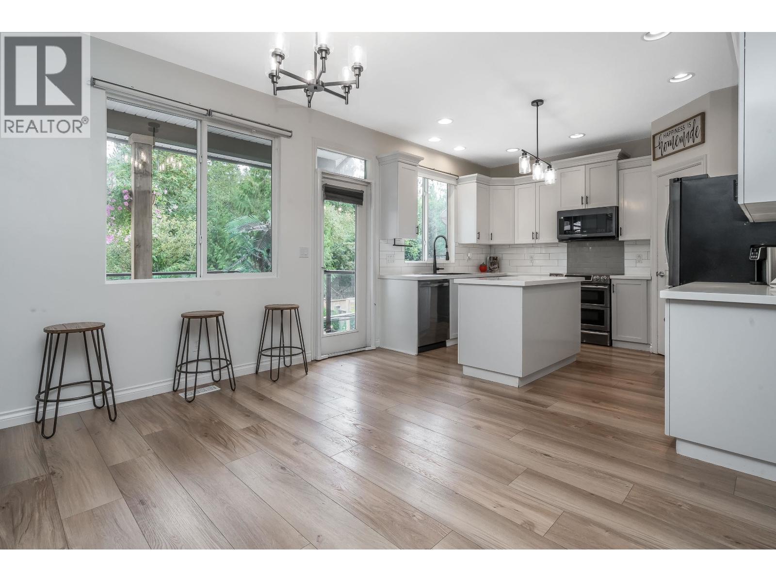 24128 Hill Avenue Property Photo 13