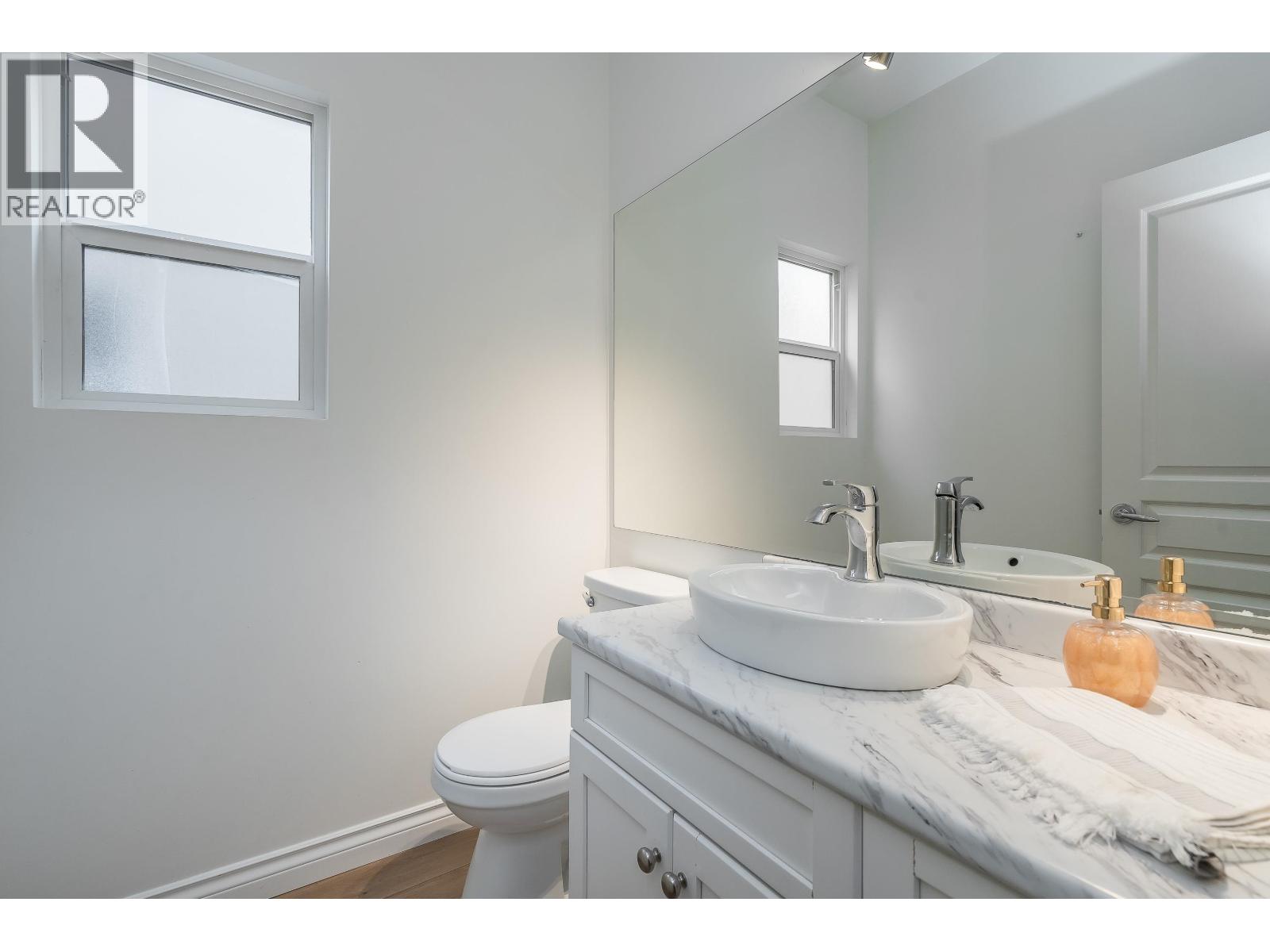 24128 Hill Avenue Property Photo 14