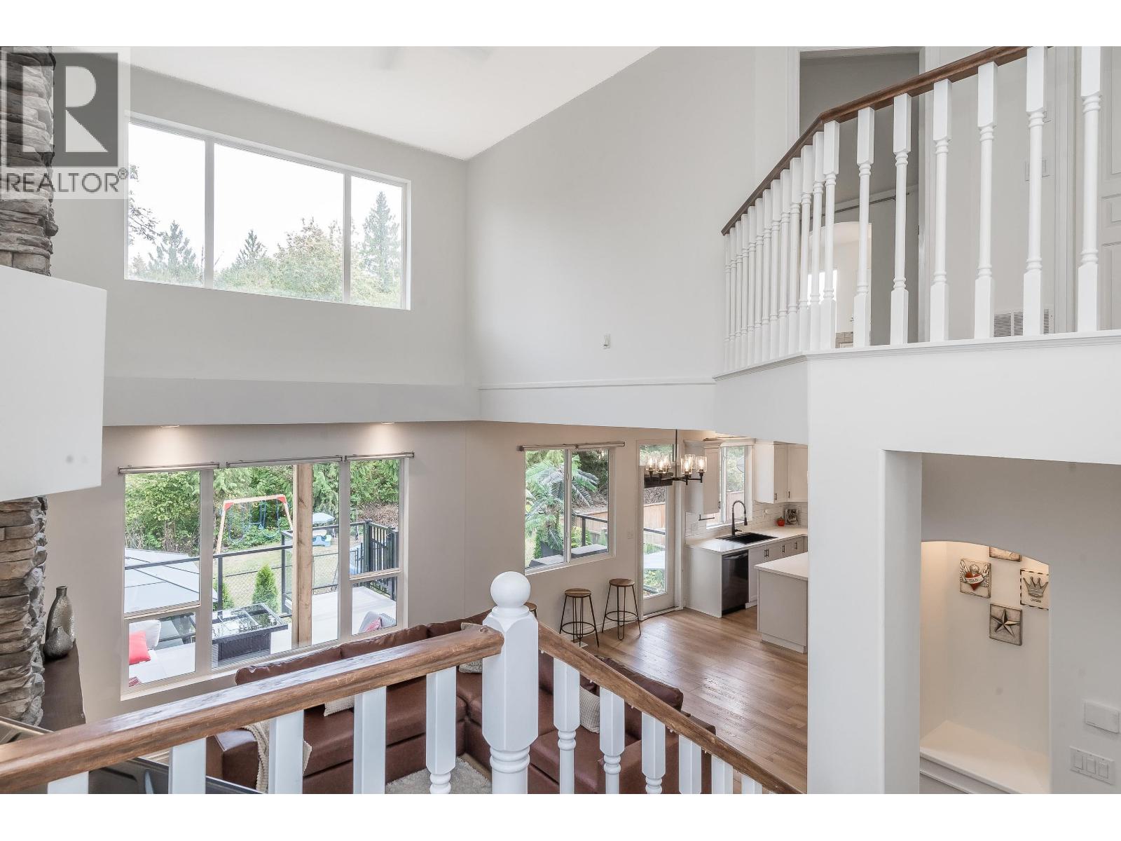 24128 Hill Avenue Property Photo 16