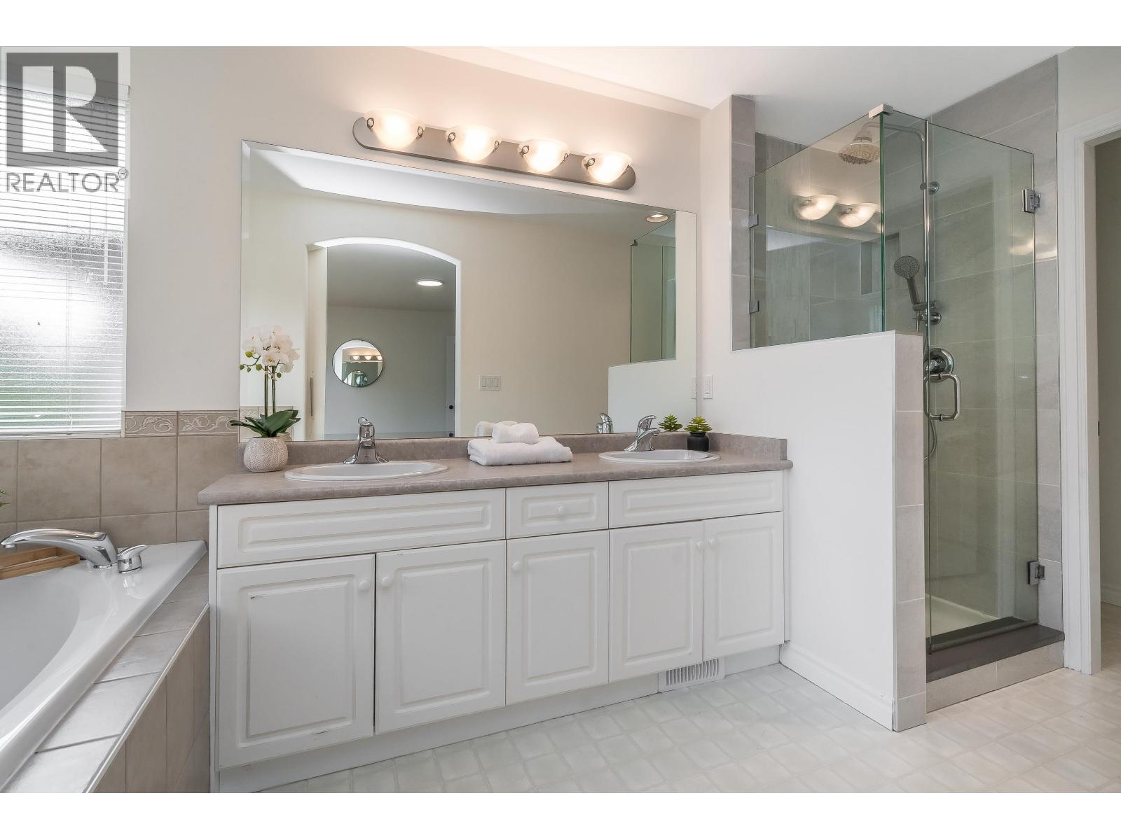 24128 Hill Avenue Property Photo 19