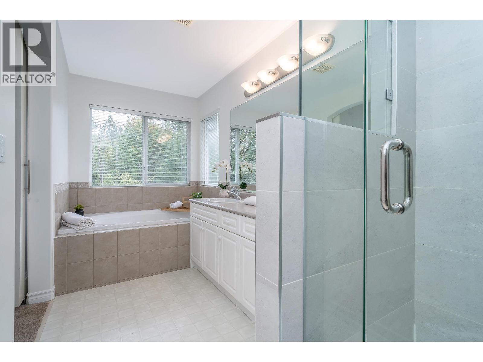 24128 Hill Avenue Property Photo 20