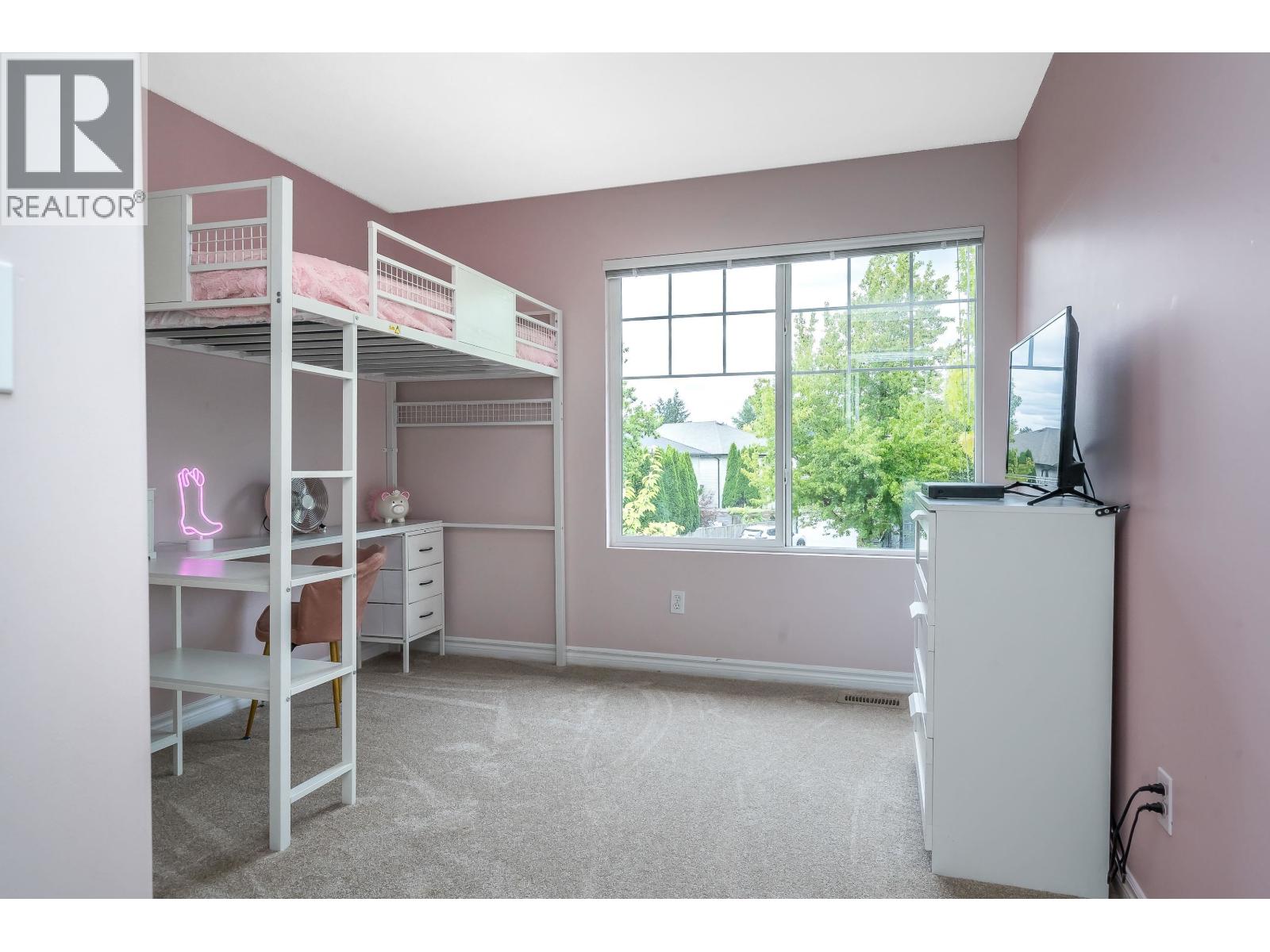 24128 Hill Avenue Property Photo 21