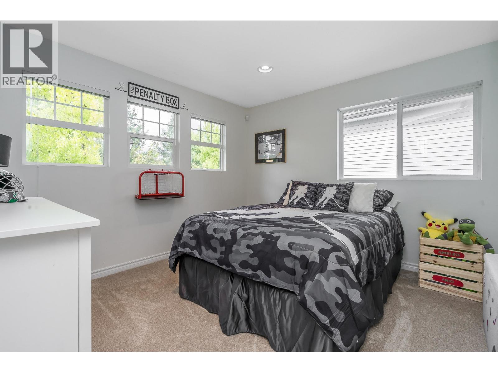 24128 Hill Avenue Property Photo 23