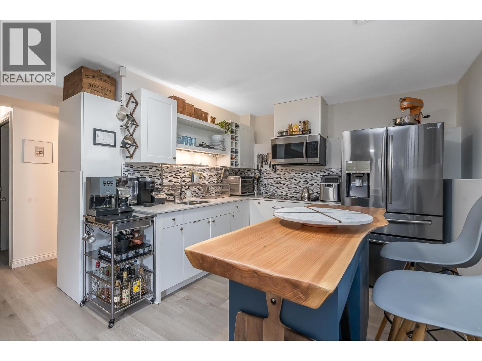 24128 Hill Avenue Property Photo 25