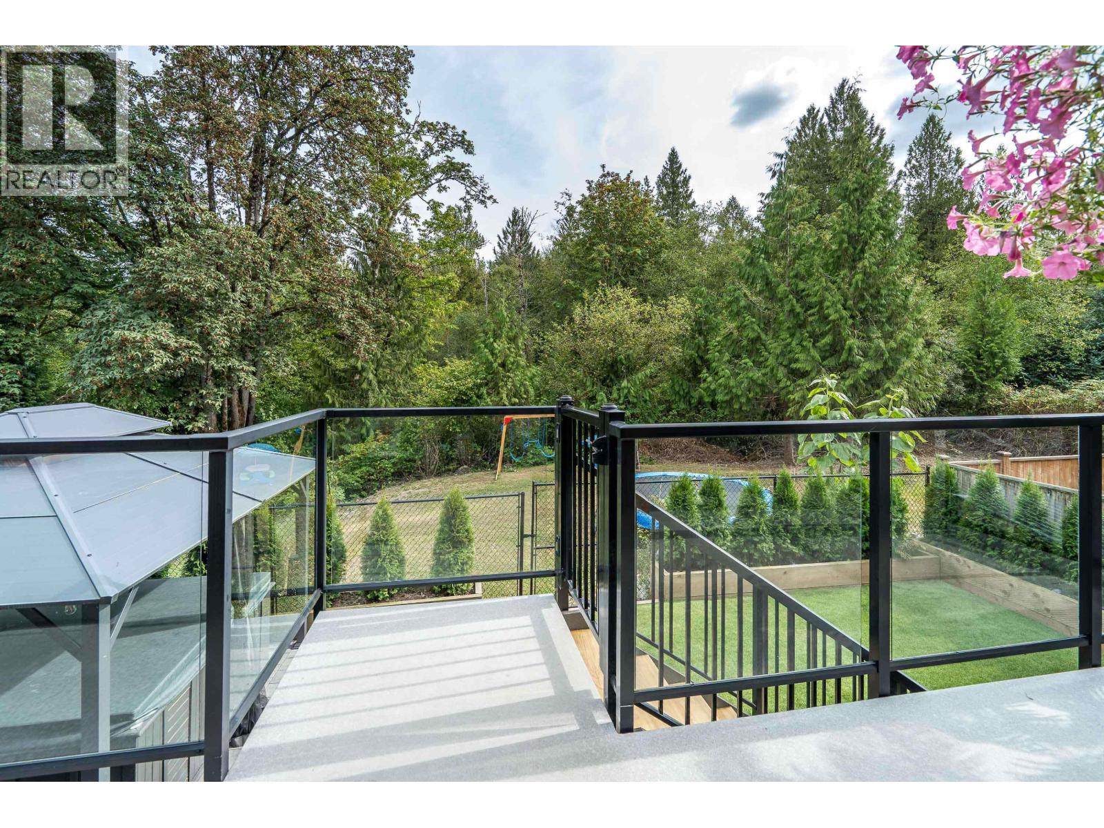 24128 Hill Avenue Property Photo 30