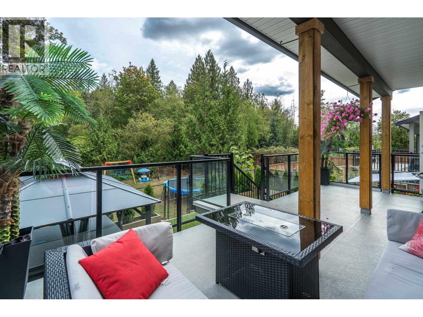 24128 Hill Avenue Property Photo 33