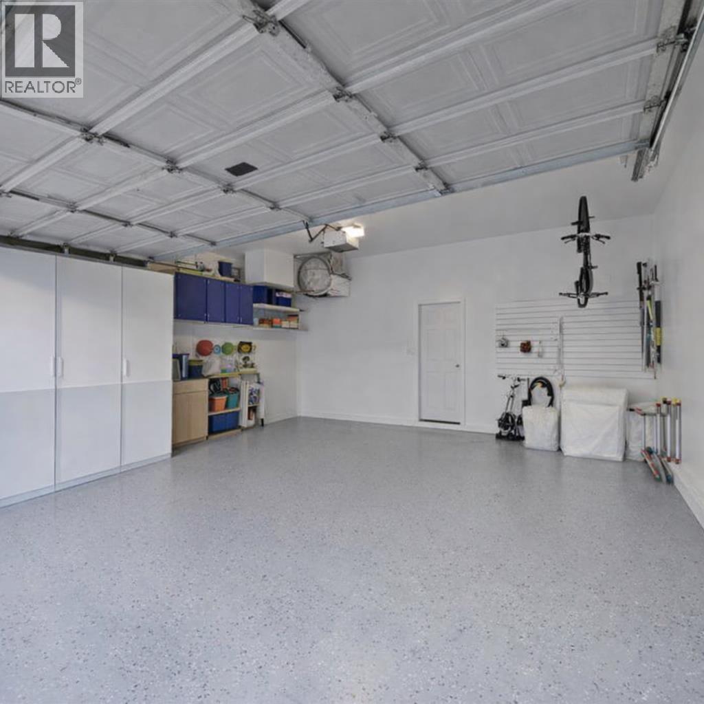 24128 Hill Avenue Property Photo 38