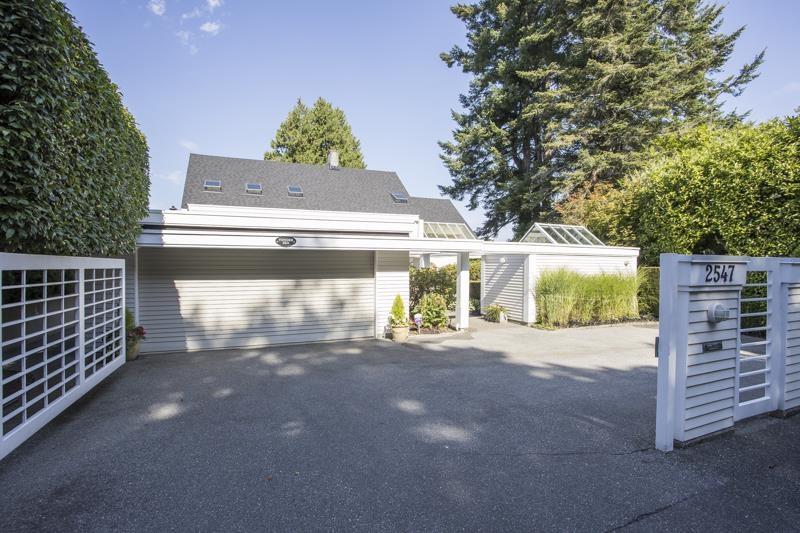 2547 CRESCENT DRIVE