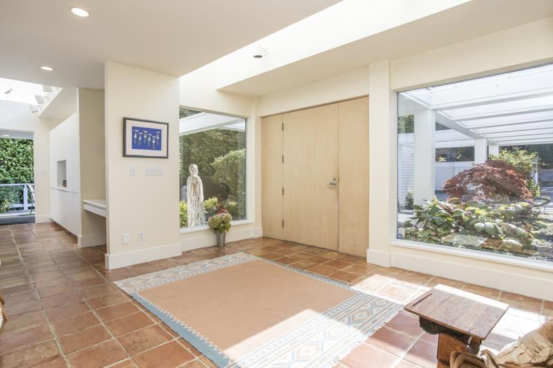 2547 Crescent Drive Property Photo 7