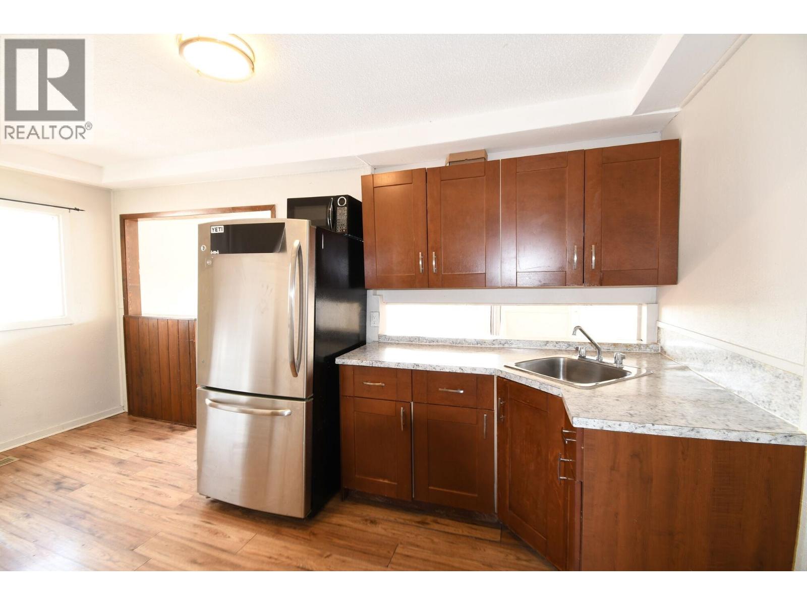 1857-1863 Juniper Street Property Photo 2