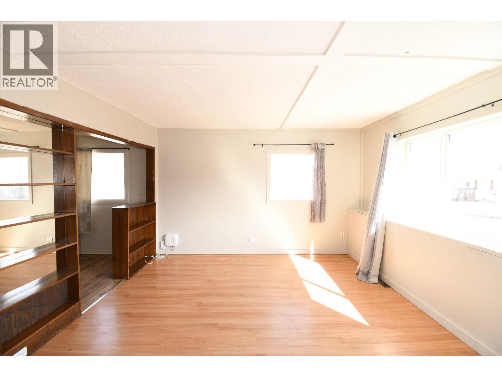 1857-1863 Juniper Street Property Photo 5