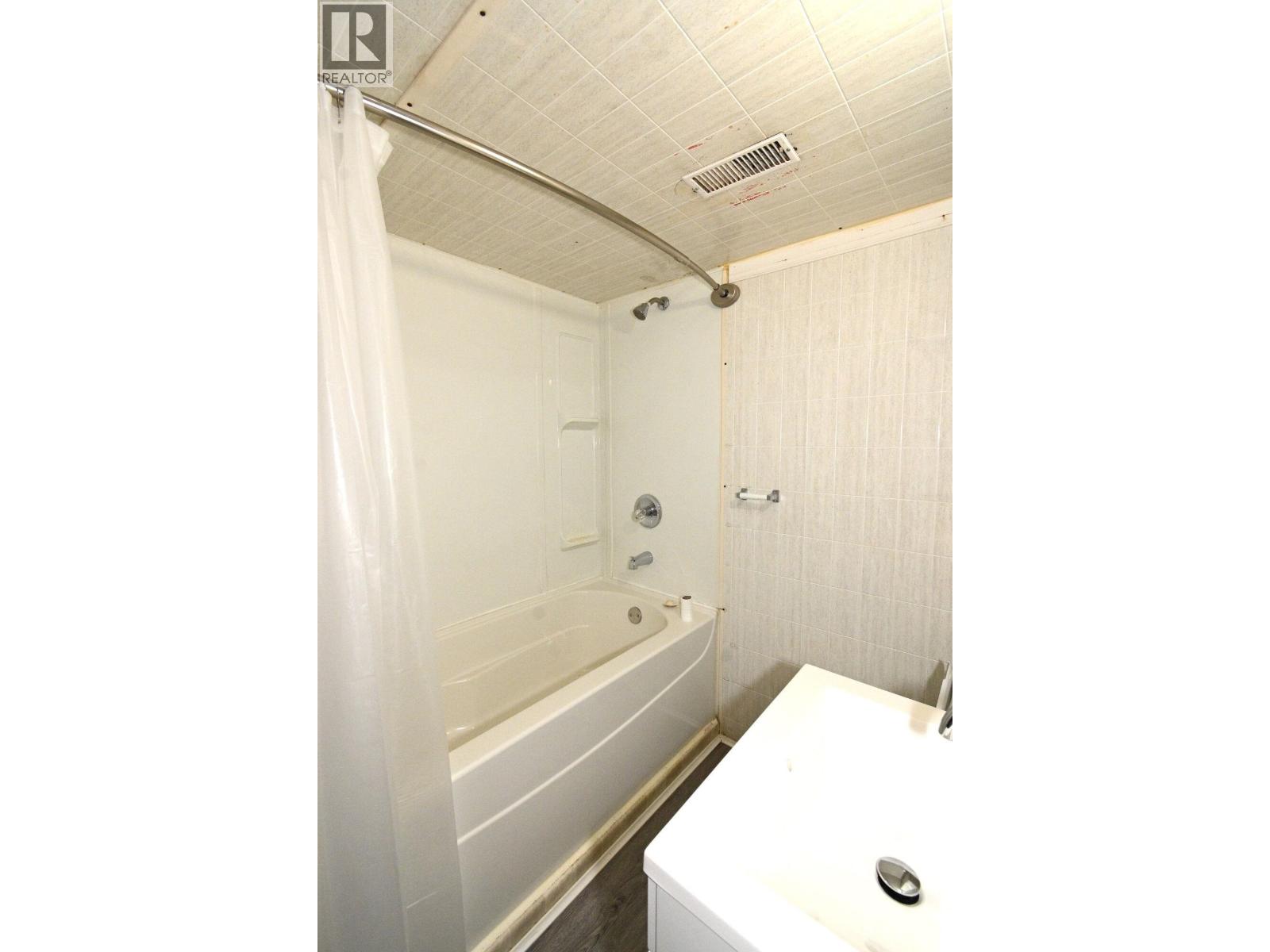 1857-1863 Juniper Street Property Photo 15