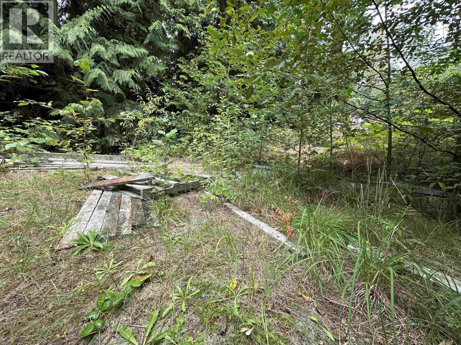 1815 Lower Road Property Photo 1