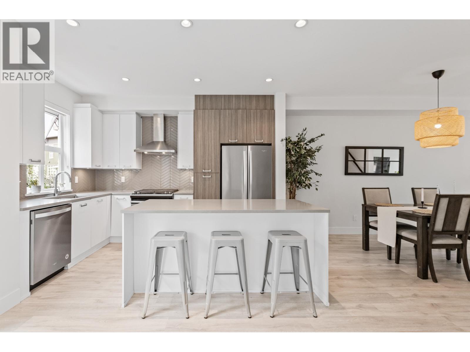 74 24076 112 Avenue Photo de la propriété 1