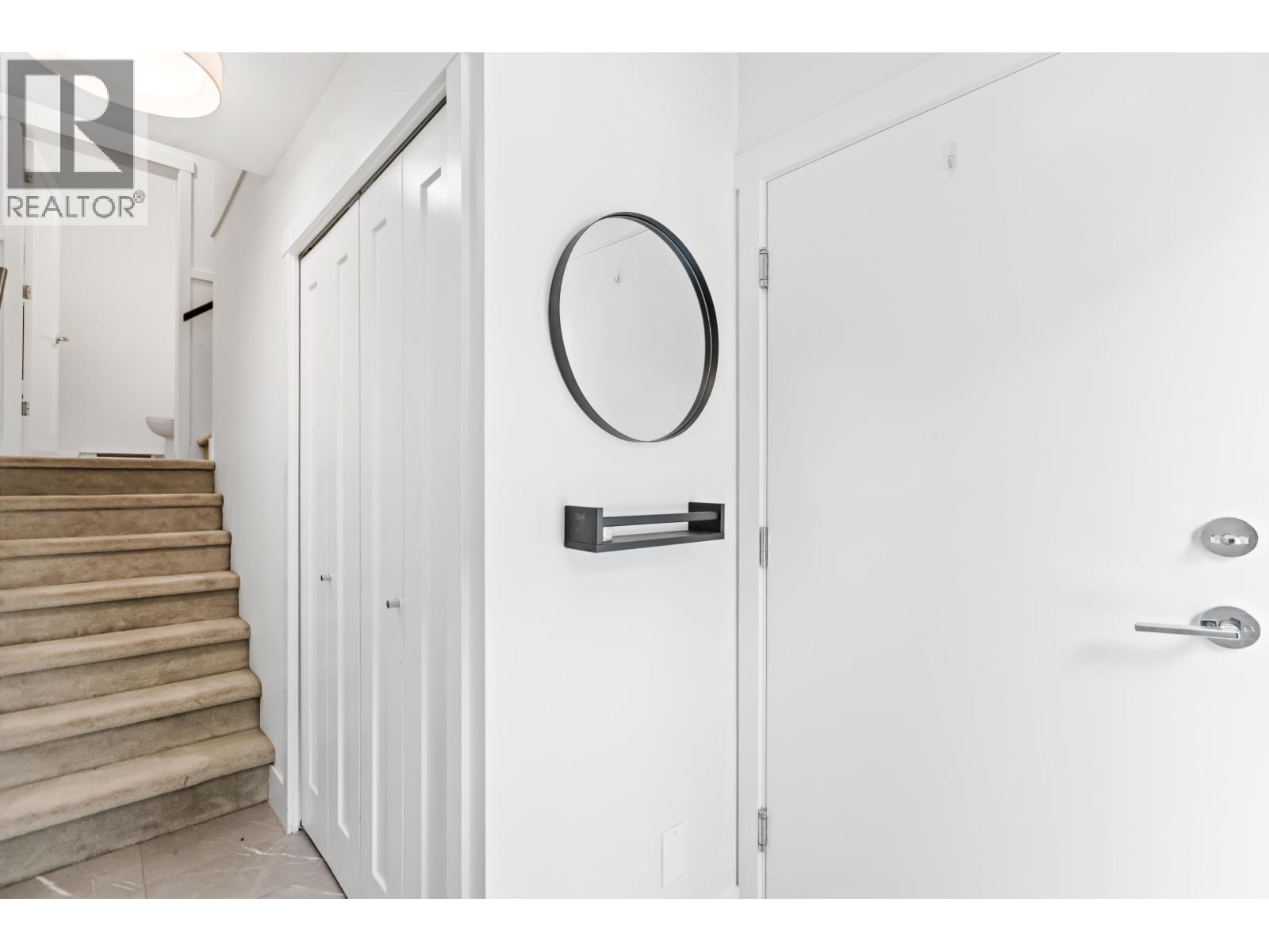 74 24076 112 Avenue Property Photo 2