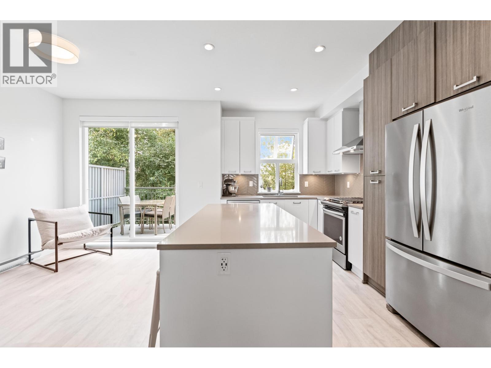 74 24076 112 Avenue Property Photo 5