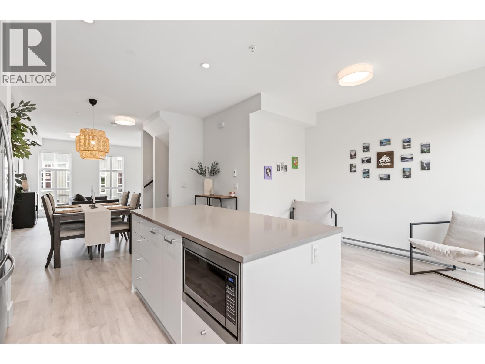74 24076 112 Avenue Property Photo 8