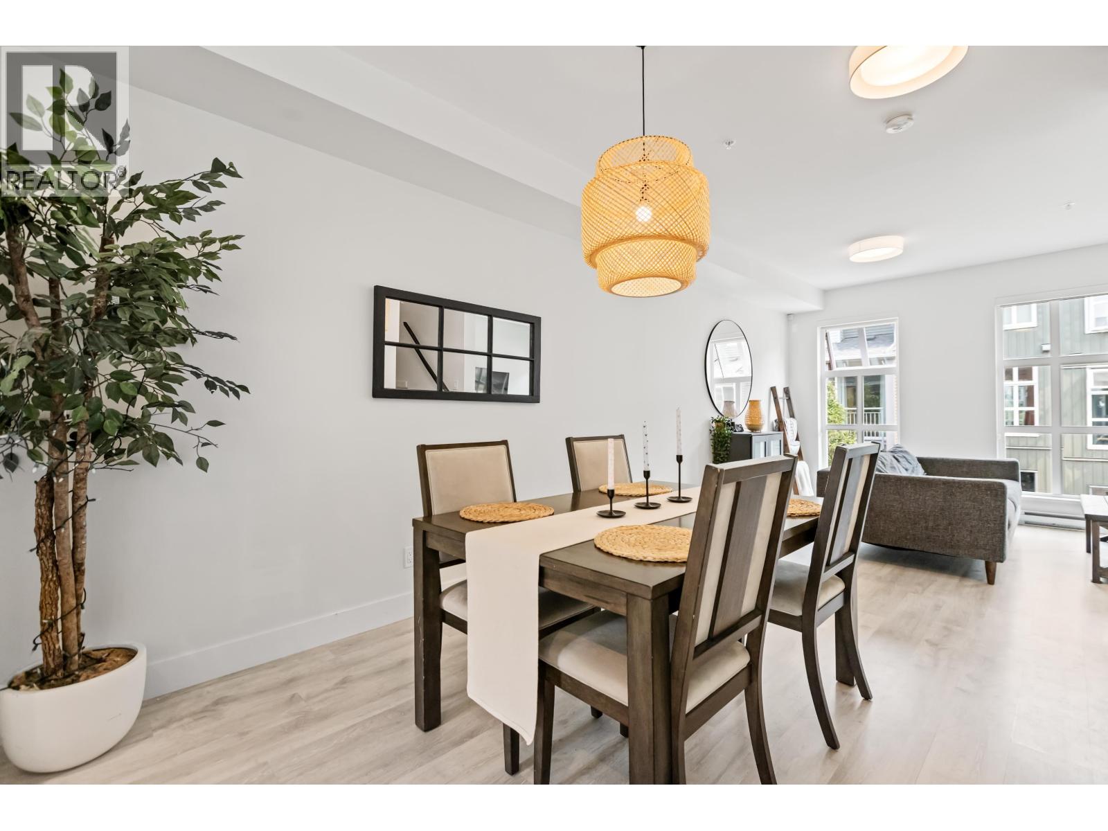 74 24076 112 Avenue Property Photo 16