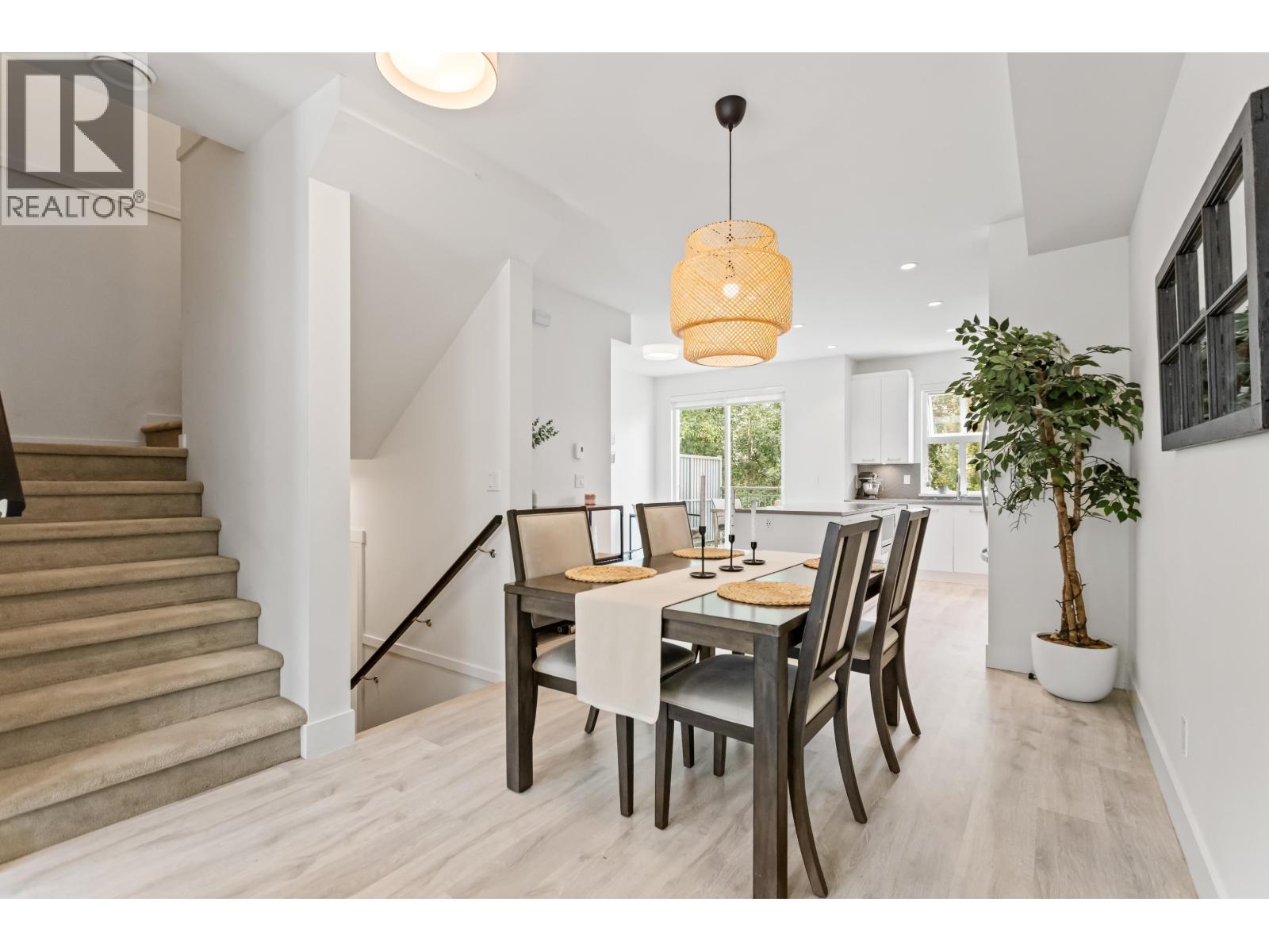 74 24076 112 Avenue Property Photo 17