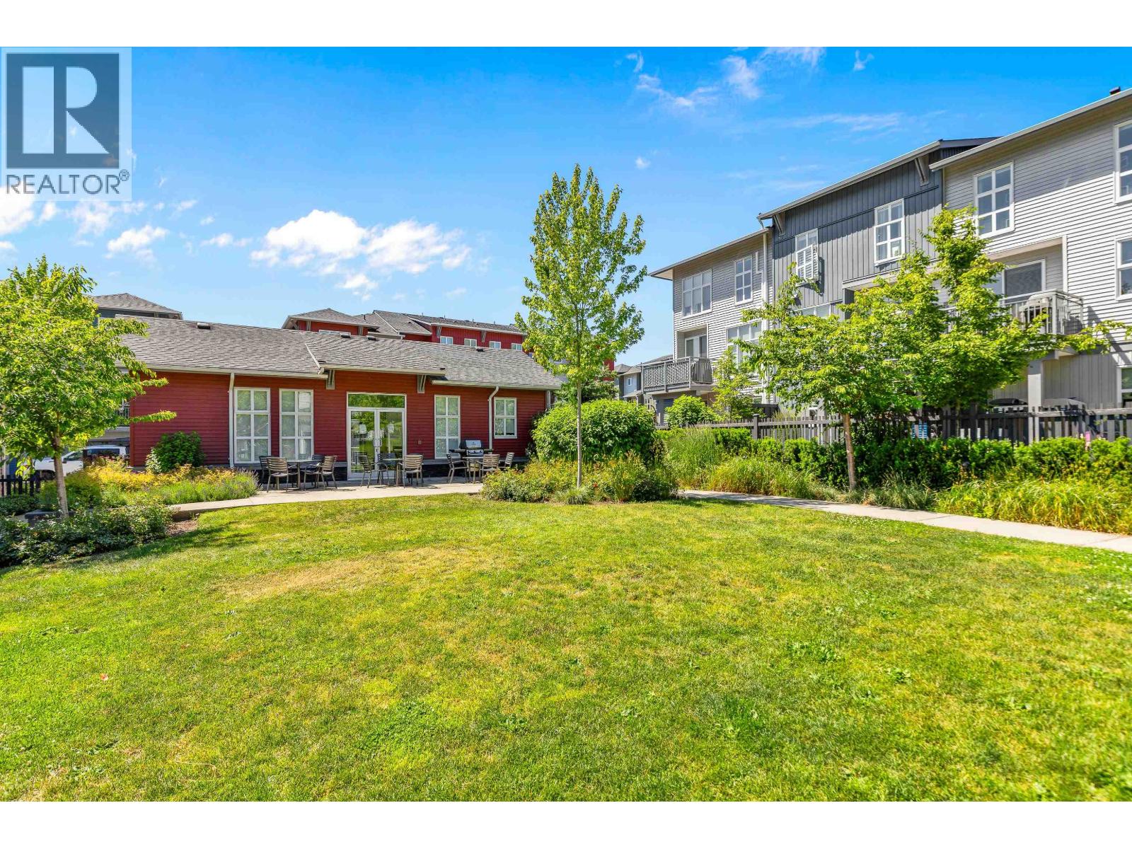 74 24076 112 Avenue Property Photo 39