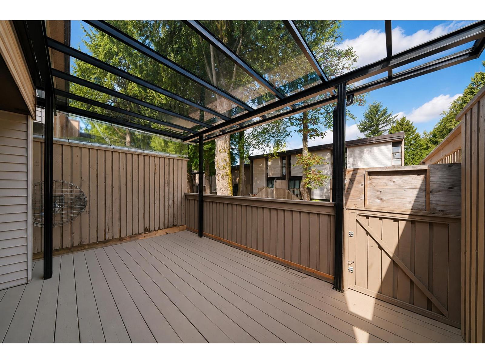 36 13795 102 Avenue Property Photo 2
