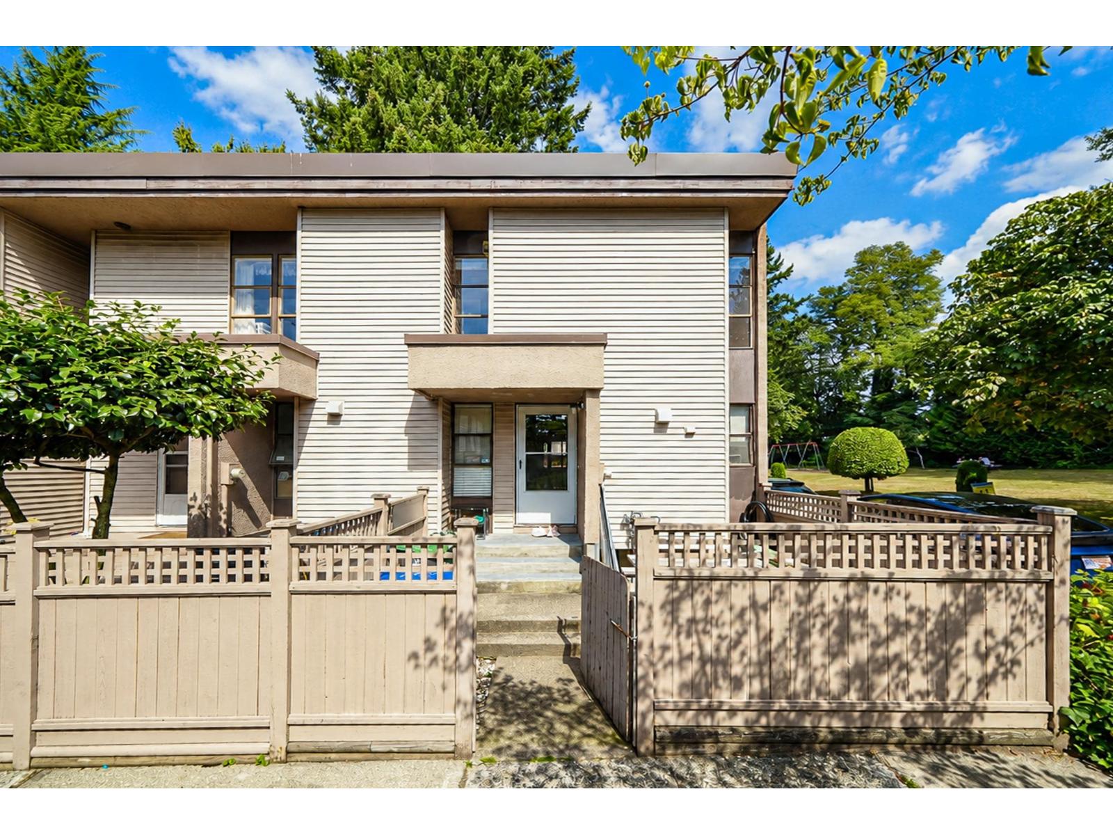 36 13795 102 Avenue Property Photo 5