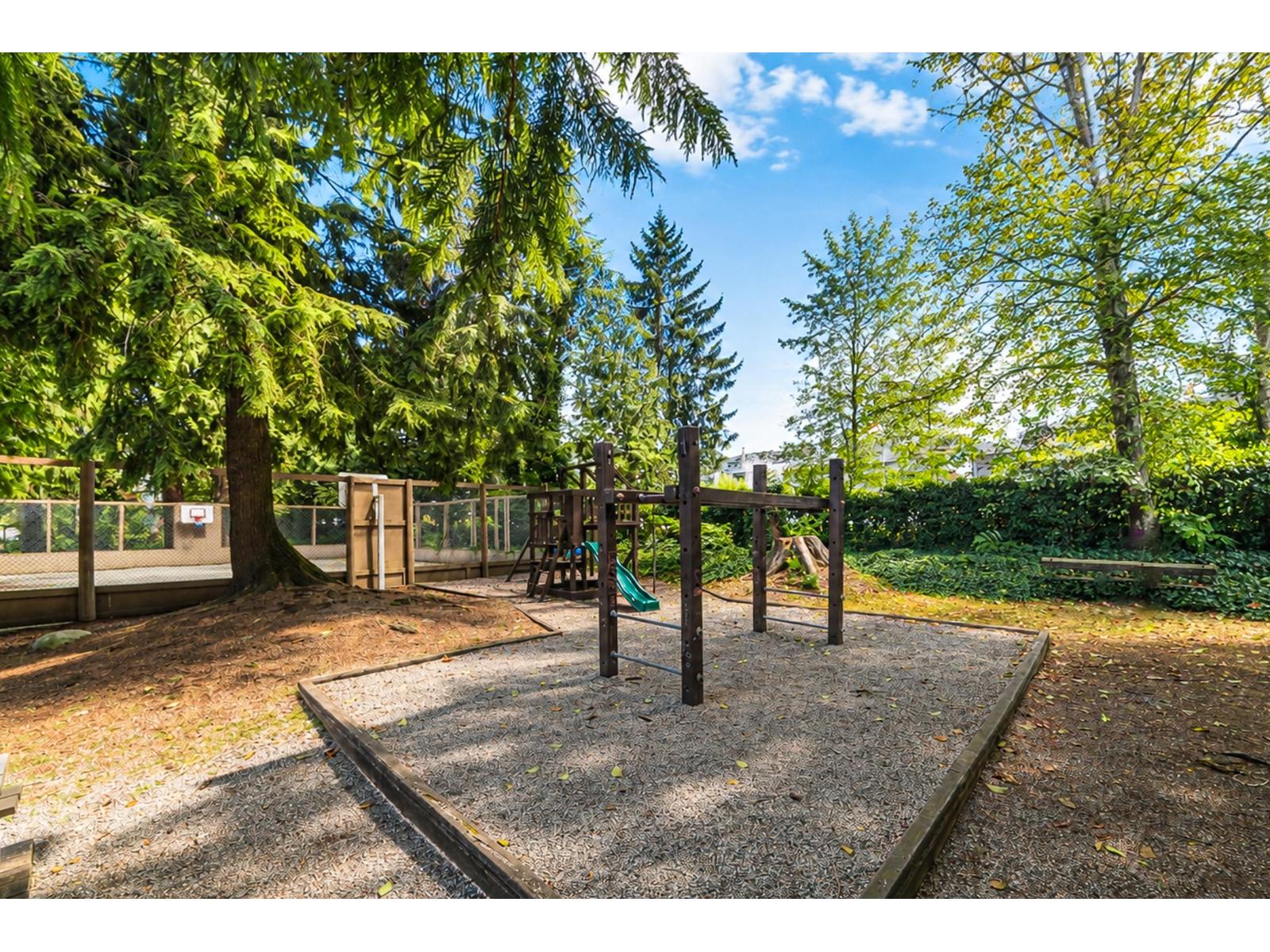 36 13795 102 Avenue Property Photo 6