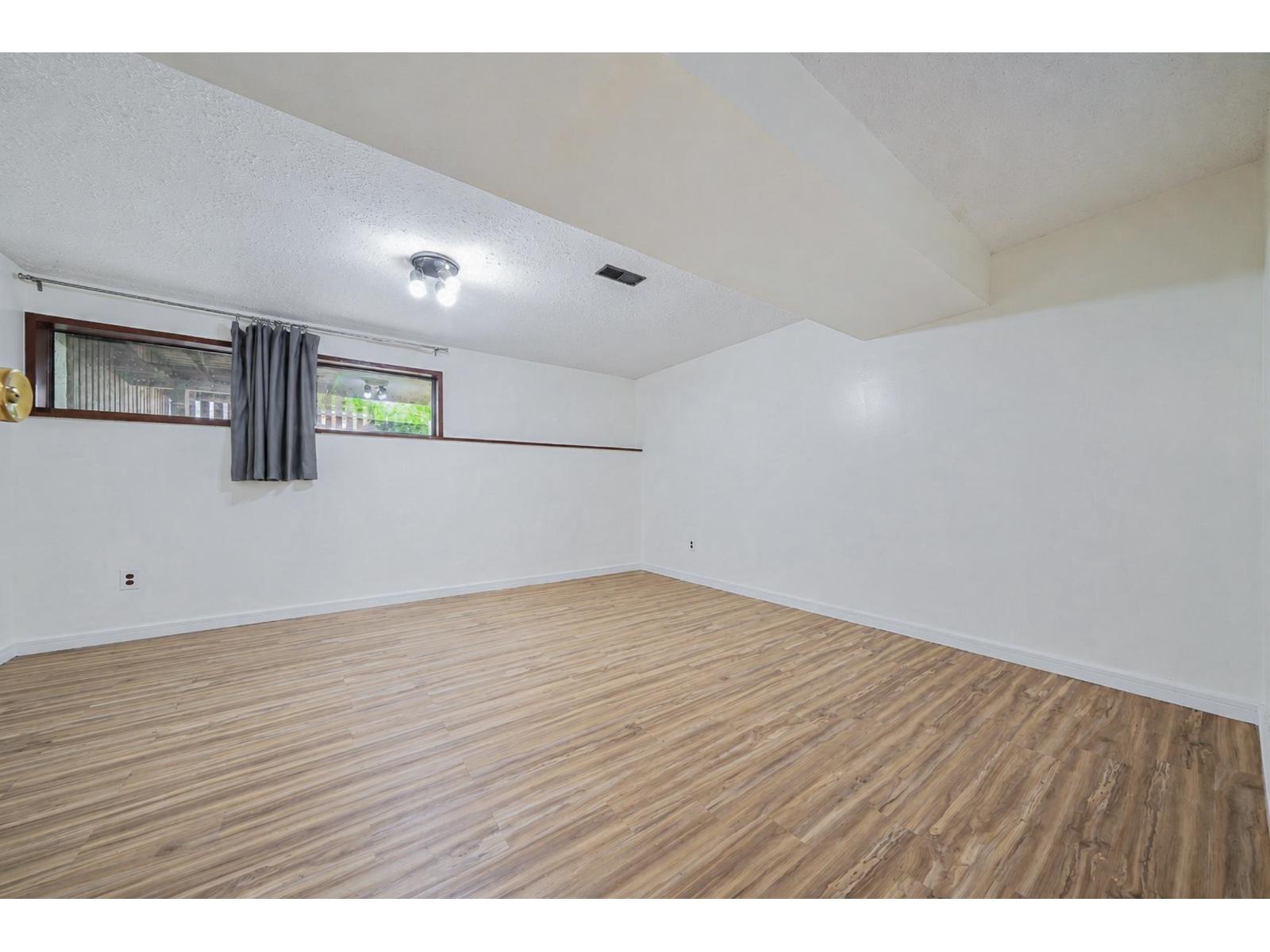 36 13795 102 Avenue Property Photo 37
