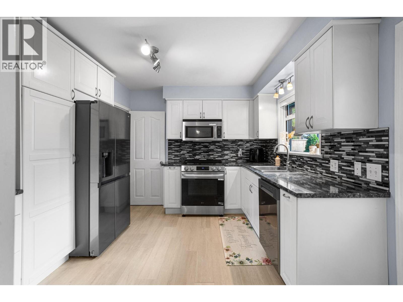 3020 Thorncliffe Drive Property Photo 10
