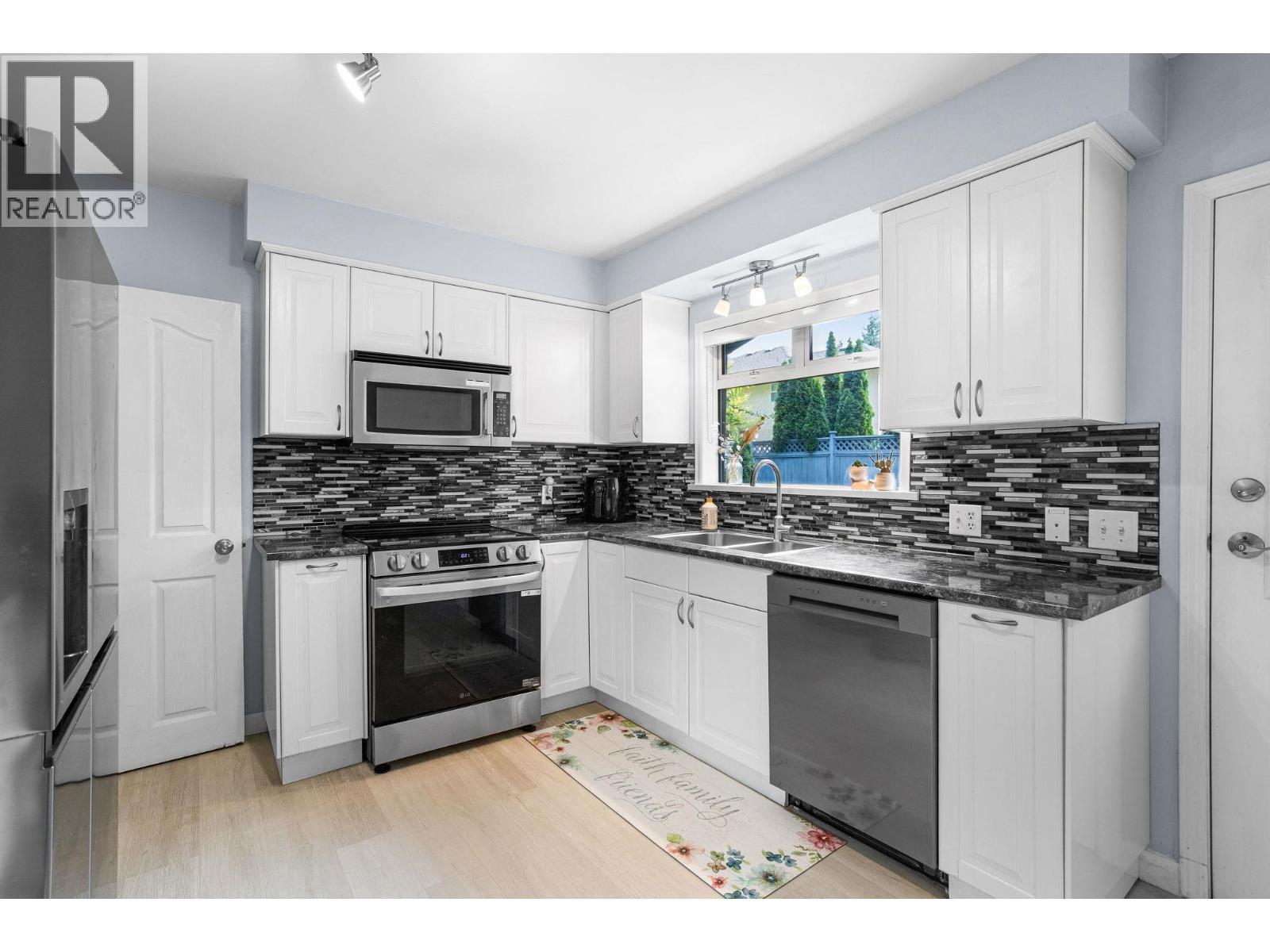 3020 Thorncliffe Drive Property Photo 11