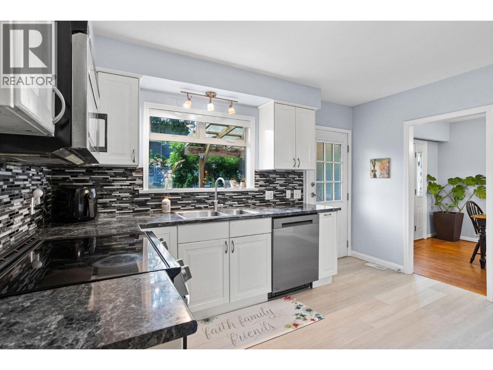 3020 Thorncliffe Drive Property Photo 12