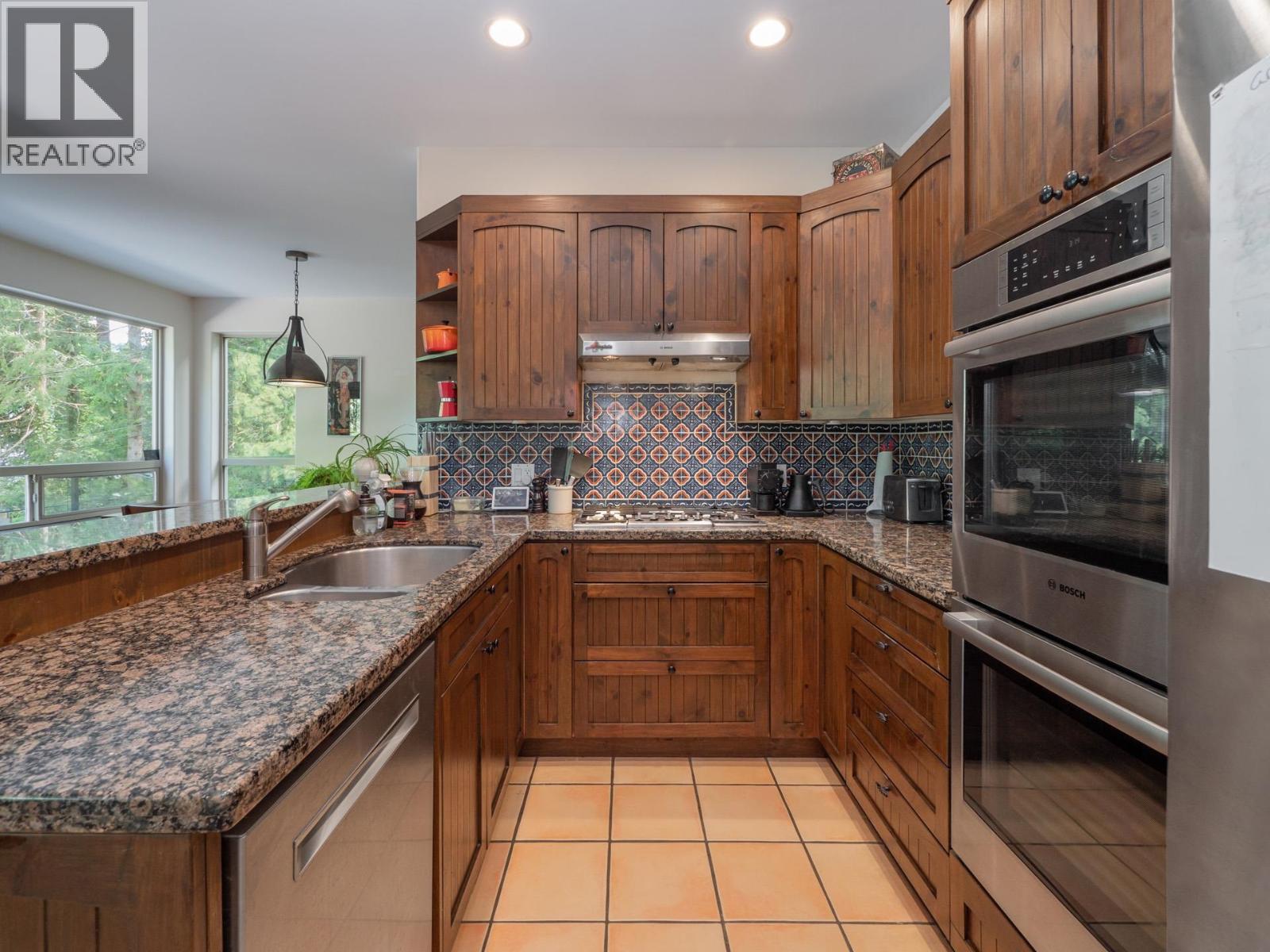 5836 Marine Way Property Photo 8