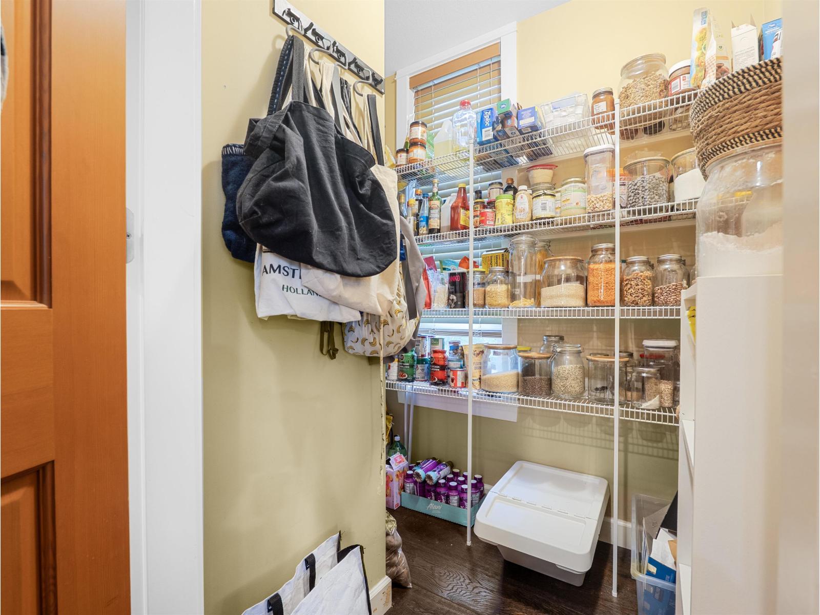 32 20738 84 Avenue Property Photo 6