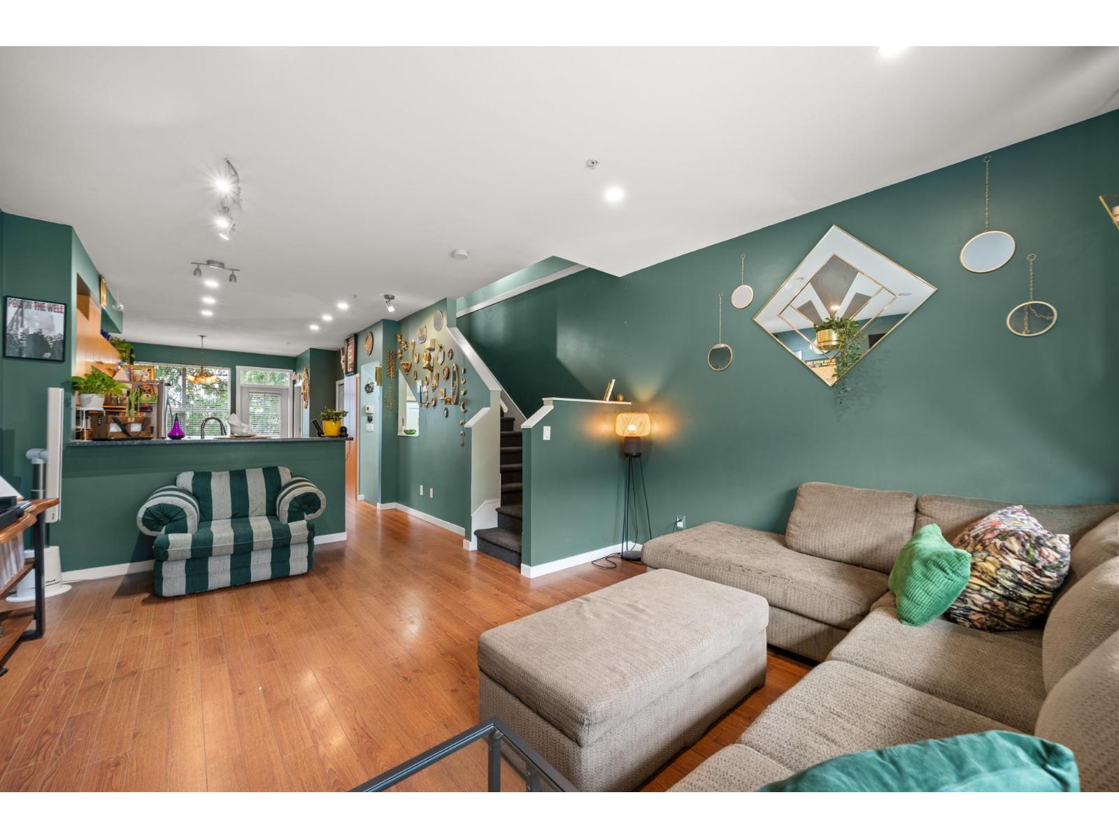37 20460 66 Avenue Property Photo 7