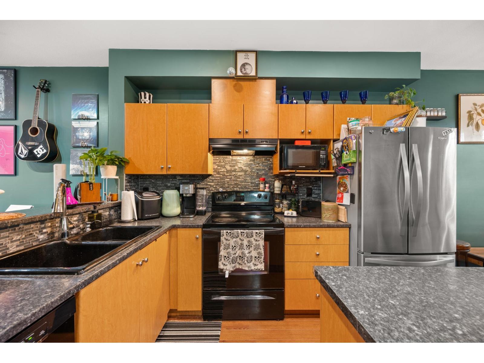 37 20460 66 Avenue Property Photo 16
