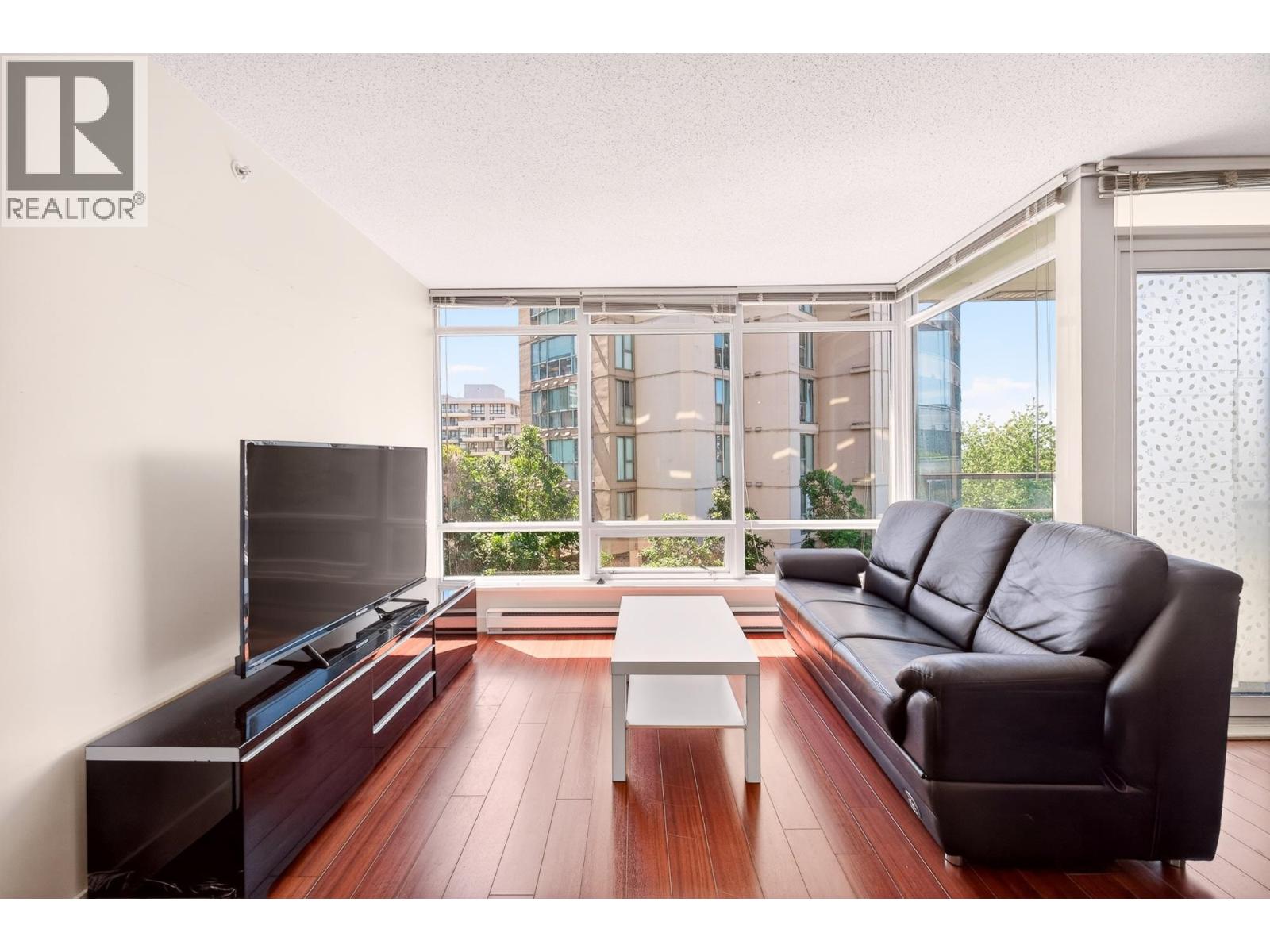 606 8280 Lansdowne Road Property Photo 10