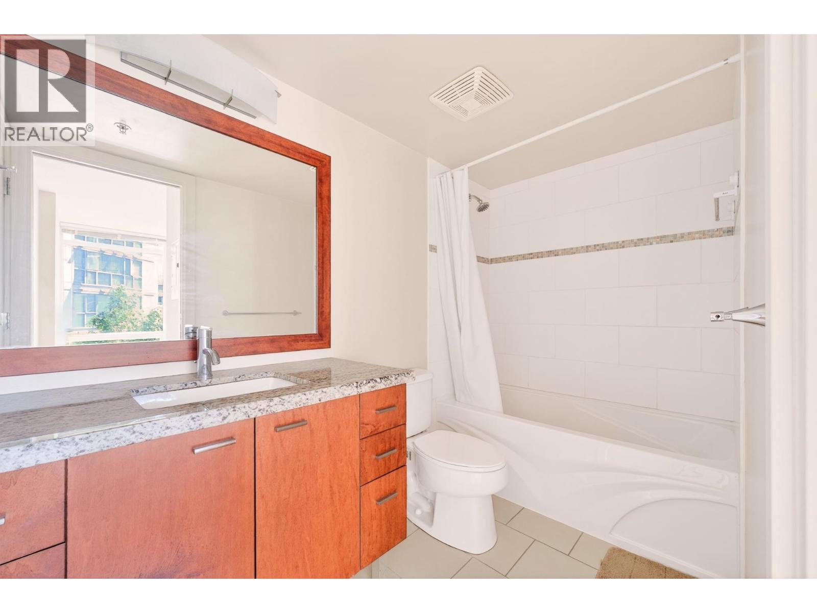 606 8280 Lansdowne Road Property Photo 14
